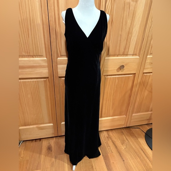 Lauren Ralph Lauren Dresses & Skirts - Lauren Ralph Lauren Black Maxi Dress